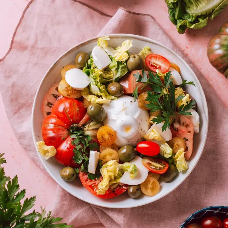 Ensalada Mediterránea con Vinagreta de Aceite de Oliva